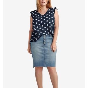 ellos Skirts - Denim skirt. Hem is NOT frayed like pic. ellos Skirts - Denim skirt. Hem is NOT frayed like pic.